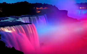 Warna-Warni Lampu LED Hiasi Air Terjun Niagara